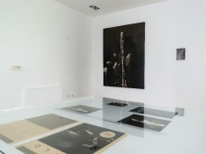 Nicola Samorì, Uri Aran - Solo table (by Paolo de Biasi) - Solo, a group exhibition - photo by Nicola Noro