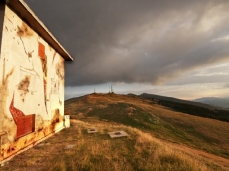 open in painting, brigata alpina cadore mountain hut, august 2013, davide zucco's wall - photo g. de donà