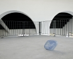 minji kim, a blue pill, marmo, 39x29x18 cm, 2010, foto a. montresor