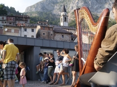 triomomentum performa casso, primo set, plancia allo spazio