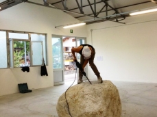 Giorgia Severi, To everyone, 2012, installazione, masso da 3.000 kg, incavato, 140x105x120 cm._work in prog_foto Giacomo De Dona