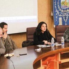 il mio studio è tra i boschi - 12 gennaio 2014 - sala consiliare del comune di erto e casso - da sinistra daniele capra, gianluca d\'incà levis, tiziana pers, giovanni gaggia - foto vulcano