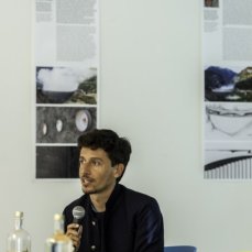 vajont 2015 - progetti, 2 maggio 2015 a casso - talk/fabio vanin (latitude) - foto giacomo de donà