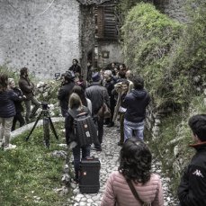 vajont 2015 - progetti, 2 maggio 2015 a casso - nel borgo, il lavoro di marta allegri - foto giacomo de donà