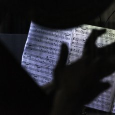 triomomentum performa casso, secondo set, stalla di casso - foto giacomo de donà