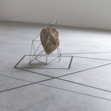 Alberto Bettinetti Tentativi di geometrizzazione, elementi naturali, acciaio, saldatura ossiacetilenica, 2016