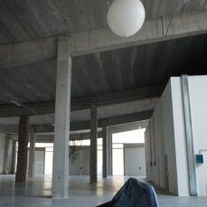 alessandro dal pont, you are here (sass muss) 2011, stampa plotter su carta, corda, pallone gonfiato ad elio, 800 x 500 x 250 cm, courtesy dell\'artista, foto a. montresor