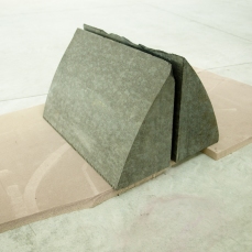 Andrea Magaraggia_Continuità II_marmo e poliuretano, 126x40x71