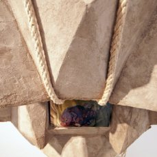 michele gabriele, quadro senza titolo, con impronte di t-yong chung (part), 2013, olio su tela,cemento, coralli, corda, conchiglie, 70x60x30 cm - foto giacomo de donà