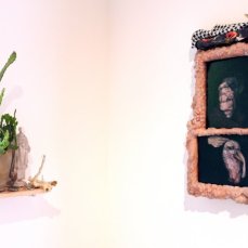 michele gabriele con t-yong chung, quadro e mensola con antonio, materiali vari - foto giacomo de donà