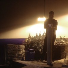dimitri giannina, h2-on, upokeimenon (trieste), un momento della performance