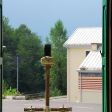 eugenia vanni, telescopio, installazione, tubi innocenti, cemento, lastre plastiche per lenti, Sass Muss, estate 2011, opera realizzata grazie al supporto di Artecos e De Rigo Vision