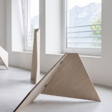 Federica Clerici, Aperture, installazione dimensioni variabili, sculture mobili: multistrato betulla marino e cerniere, 2016–2024