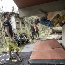 first borca boulder dolomiti contest - sopralluohi e prime prove di arrampicata - foto giacomo de donà