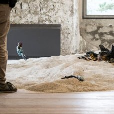 fuocoapaesaggio -Sebastiano Sofia, \"Tu, l\'istante in cui il mare diventa deserto e viceversa\", dettaglio dell\'installazione.   Foto: Nicola Noro