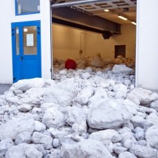Agner, installazione (part.), 100 metri cubi di croda dolomitica, 1.600 metri di corda da arrampicata (foto. Giacomo De Dona)