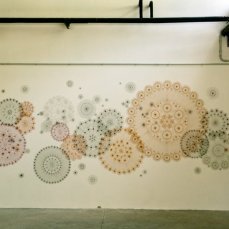 Marta Allegri, Senza titolo, installazione con rete metallica, misure variabili, 2006-2012
