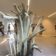 mattia bosco, senza titolo, legno di rovere, 145x70x54 cm, 2014, foto di giacomo de dona\'