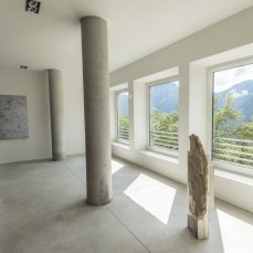 mattia bosco, senza titolo, marmo palissandro, 2012, foto di giacomo de dona\'