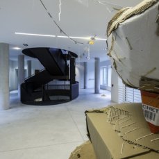 Nicolas Magnant - Si può essere una pietra o un albero o uno sciacquone o una sezione di rivestimento anti-termico | io sono stato ognuna di queste cose - foto Giacomo De Donà