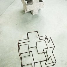 Paolo Gonzato_Plus_5 pezzi, dolomia, legno, ferro, 45x45x45 cm,