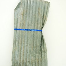 Paolo Gonzato_Senza titolo_metallo, nastro da regalo,