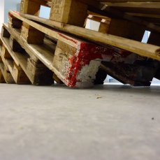 Tiziano Martini Senza titolo, 2012, 15 euro pallets, pittura acrilica, vernici, sabbiatrice, pittura per interni, dimensioni variabili