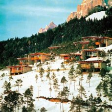 villaggio eni di borca di cadore_una capanna nel camping_foto di repertorio