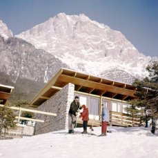 villaggio eni di borca di cadore_una capanna nel camping_foto di repertorio