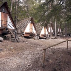 villaggio eni di borca di cadore_il campeggio a tende fisse_foto giacomo de donà